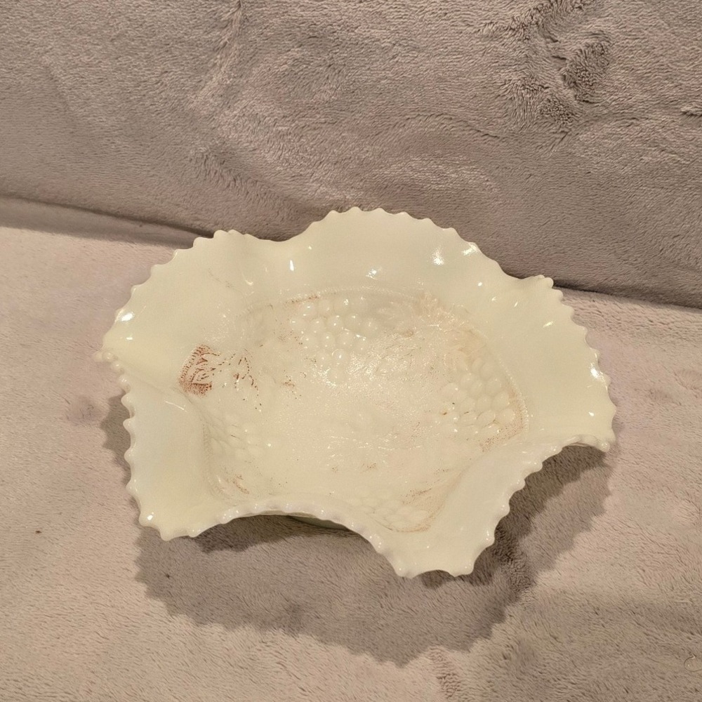 Vintage Northwood Uranium Custard Glass Bowl Grape & Cable Pattern Bowl 7.5" - Picture 5 of 7